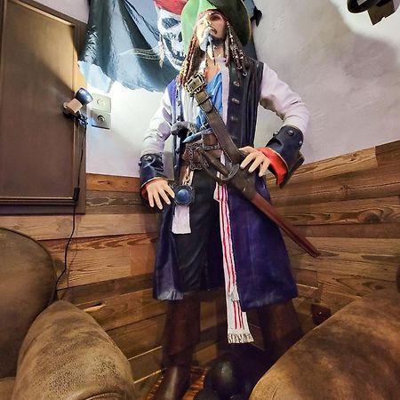 Le Repaire Des Pirates Logement Magique Sainte-Croix-en-Plaine Exterior foto