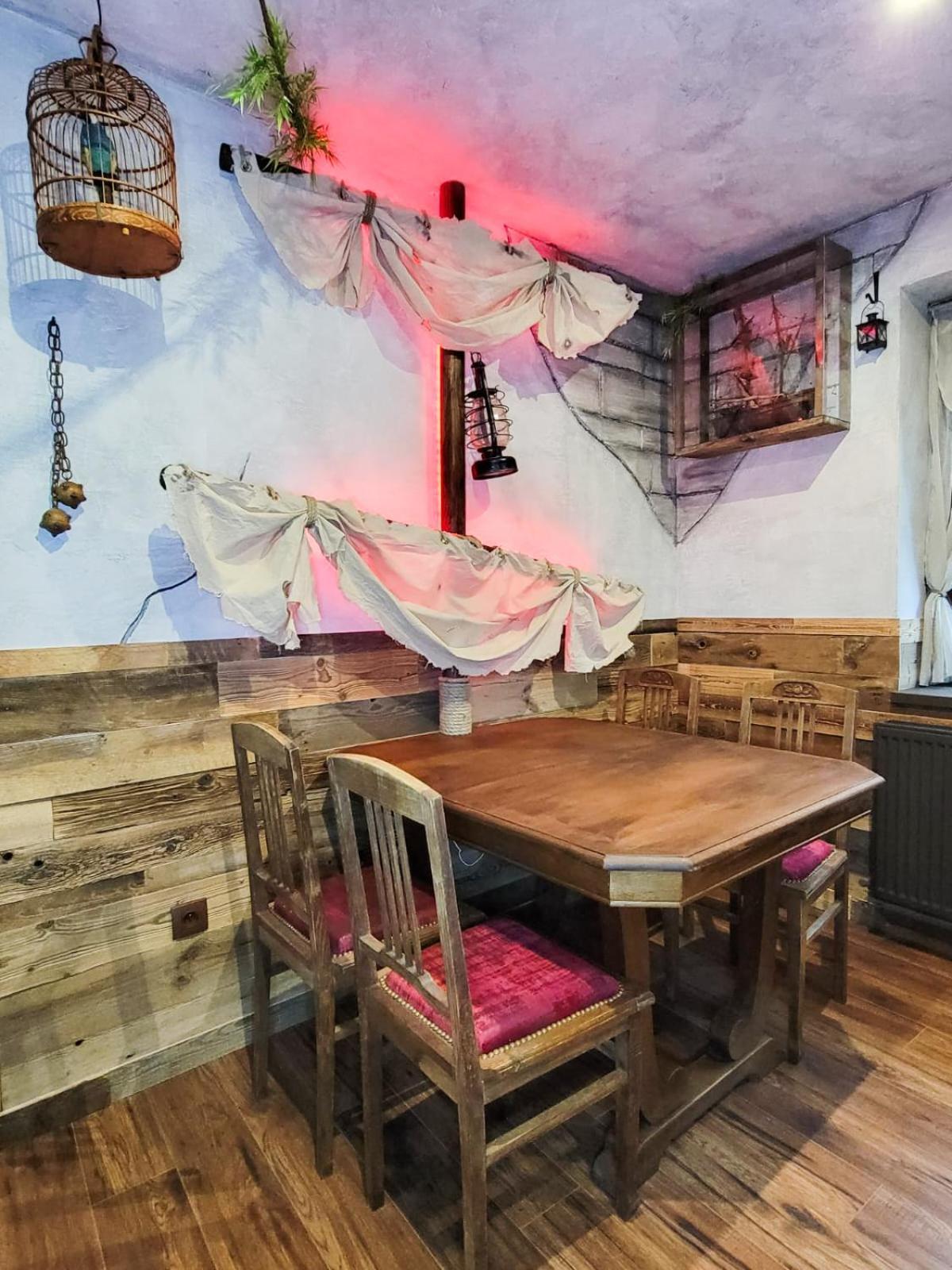 Le Repaire Des Pirates Logement Magique Sainte-Croix-en-Plaine Exterior foto