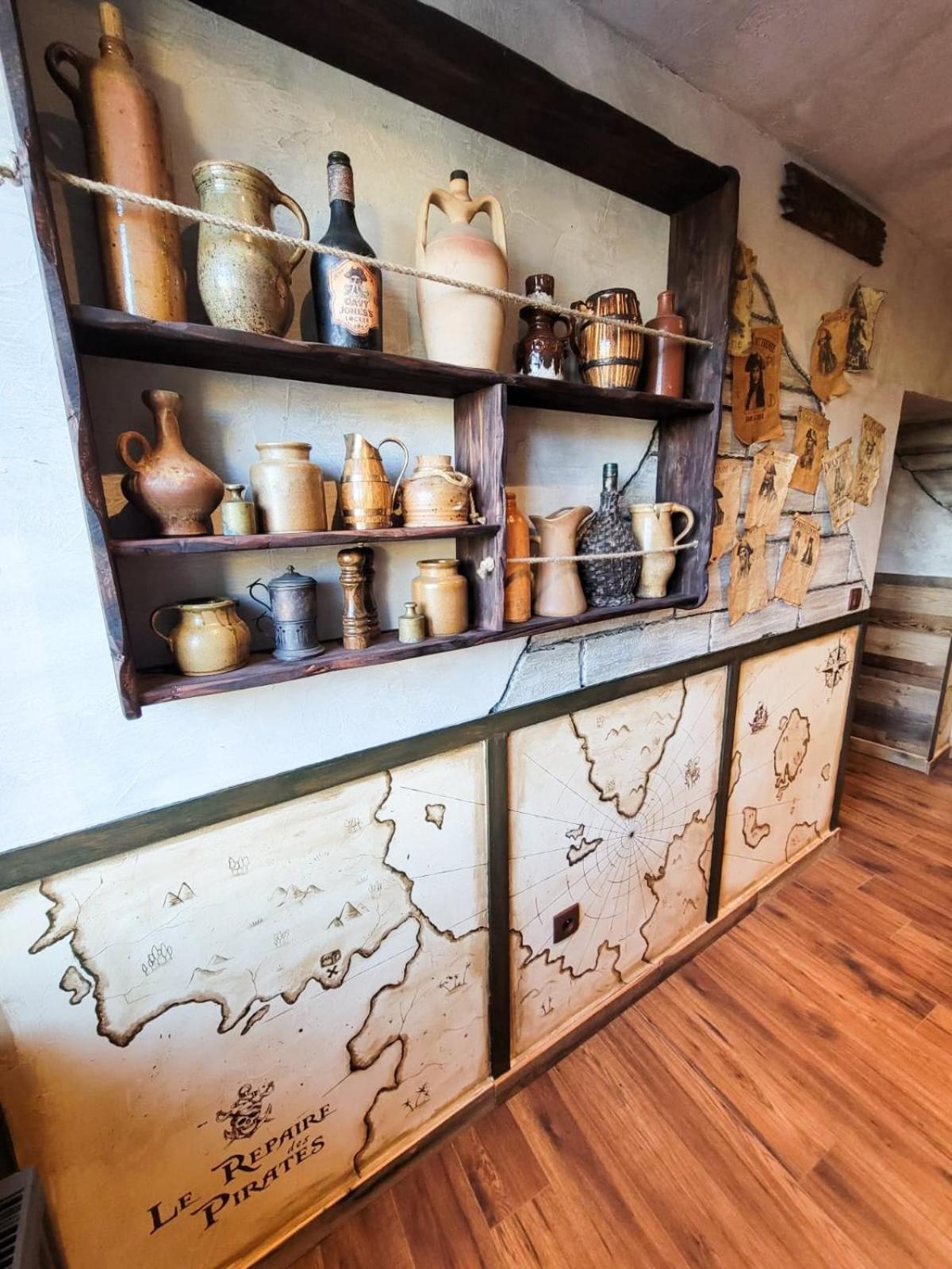 Le Repaire Des Pirates Logement Magique Sainte-Croix-en-Plaine Exterior foto